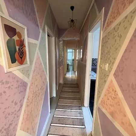 Cadde Uzeri,6. Kat, Asansorlu Ve Metroya Cok Yakin Lägenhet Istanbul