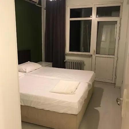 Cadde Uzeri,6. Kat, Asansorlu Ve Metroya Cok Yakin * Istanbul
